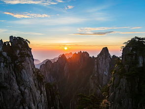 峨眉山深度游攻略，云深雾绕的仙山之旅，带你领略峨眉独特的佛教文化与自然风光